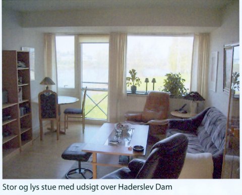 Stue med udsigt over Haderslev Dam